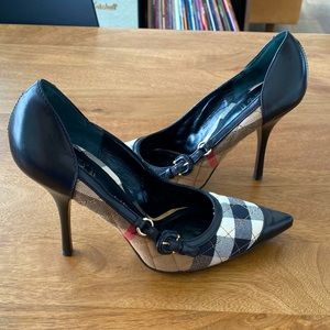 Burberry Check Canvas and Leather Pointed Toe Pumps - Size 39.5